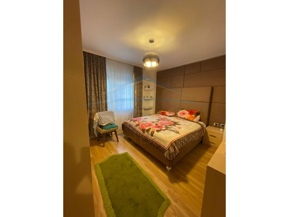 Tirane, shes apartament 2+1+Ballkon Kati 2, 105 m² 225.000 € (Liqeni Thate)