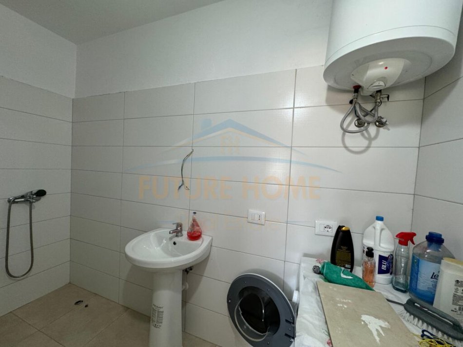 Durres, shitet apartament 1+1+Ballkon Kati 8, 68 m² 62.000 € (fusha e reres)