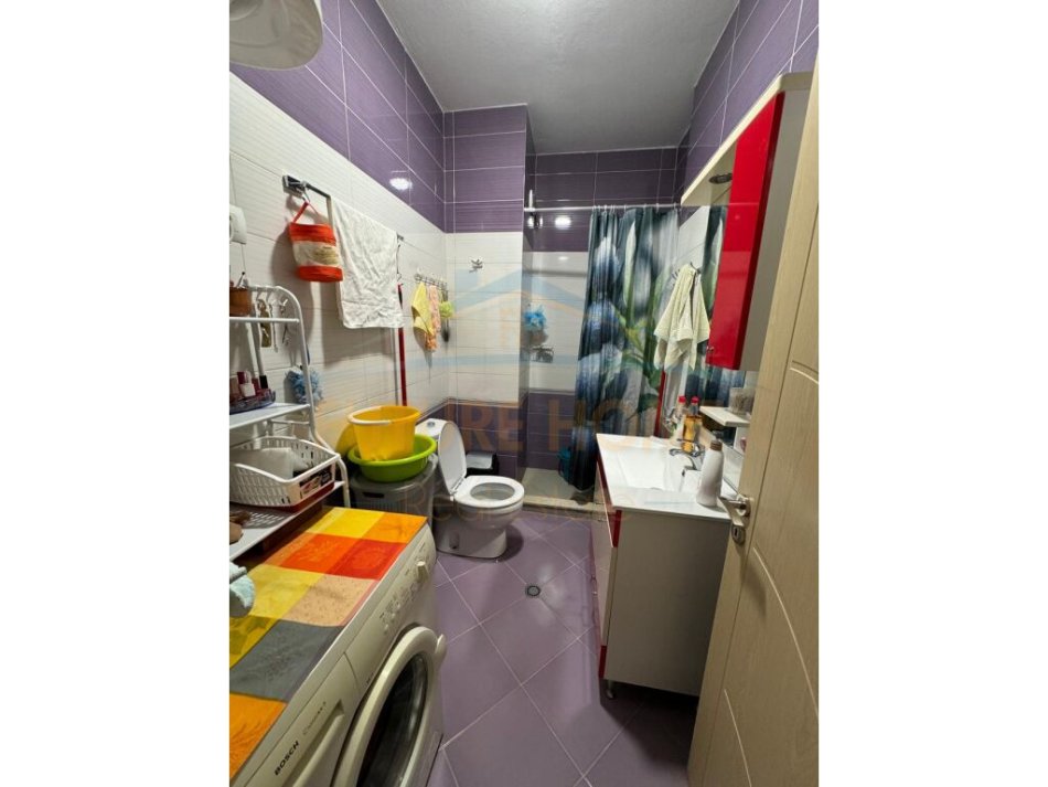 Tirane, shes apartament 1+1+Ballkon Kati 2, 70 m² 150.000 € (Kopshti Zoologjik)
