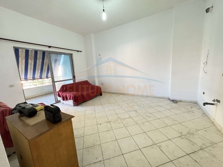 Tirane, shitet apartament 2+1 Kati 1, 119 m² 125.000 € (UNAZA E RE)