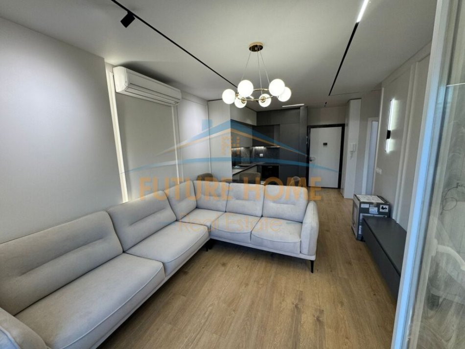 Tirane, shitet apartament 1+1+Ballkon Kati 4, 75 m² 160.000 € (Golden Pak)