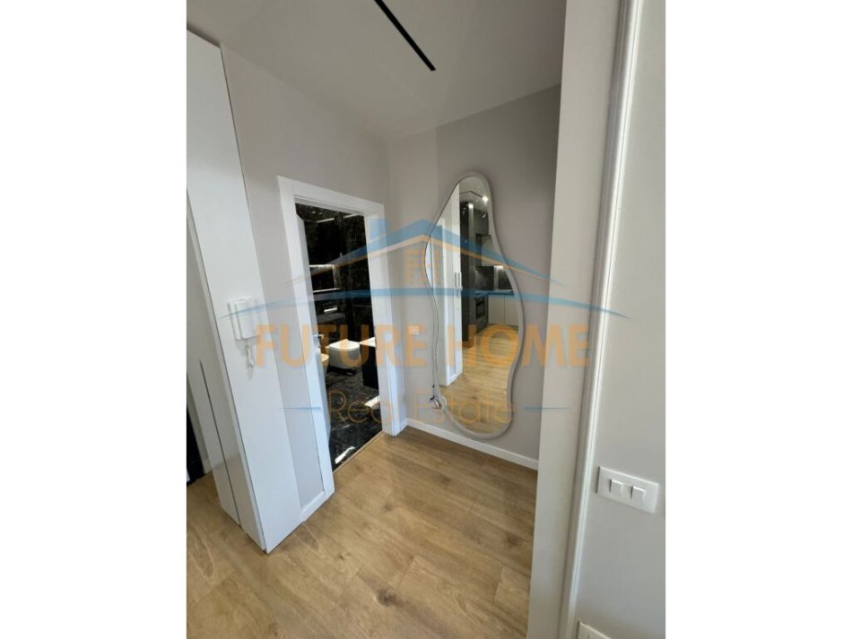 Tirane, shitet apartament 1+1+Ballkon Kati 4, 75 m² 160.000 € (Golden Pak)