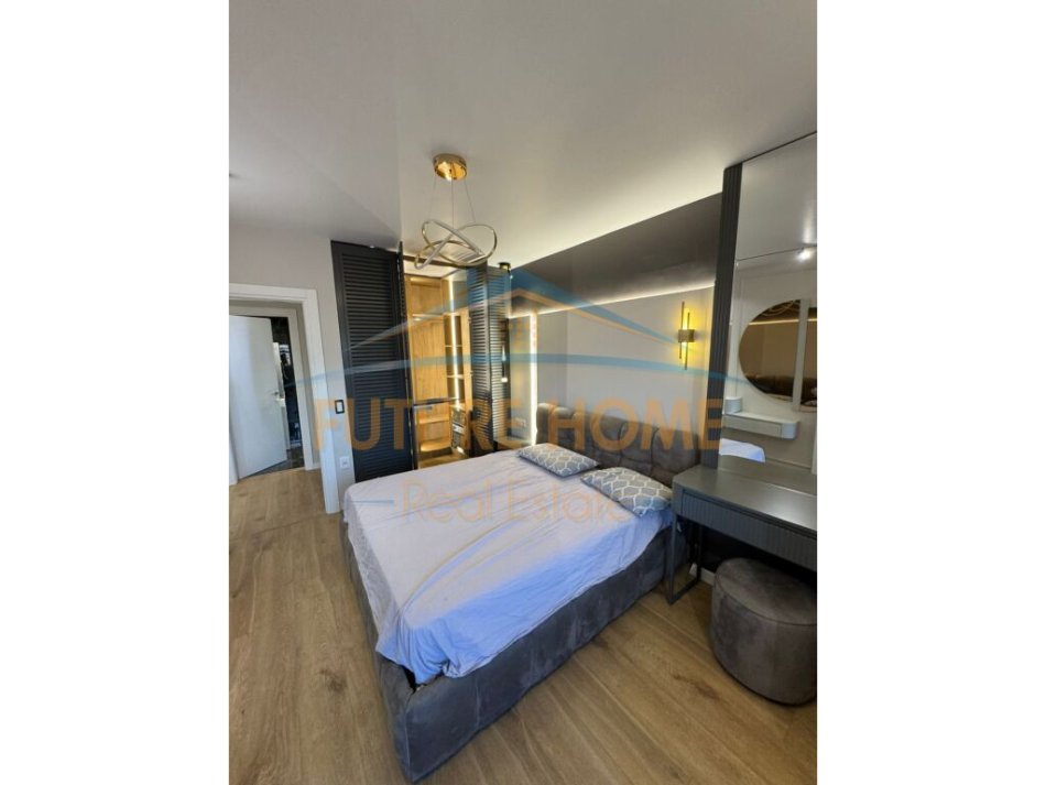 Tirane, shes apartament 1+1+Ballkon Kati 4, 75 m² 160.000 € (Spitali Amerikan 3)