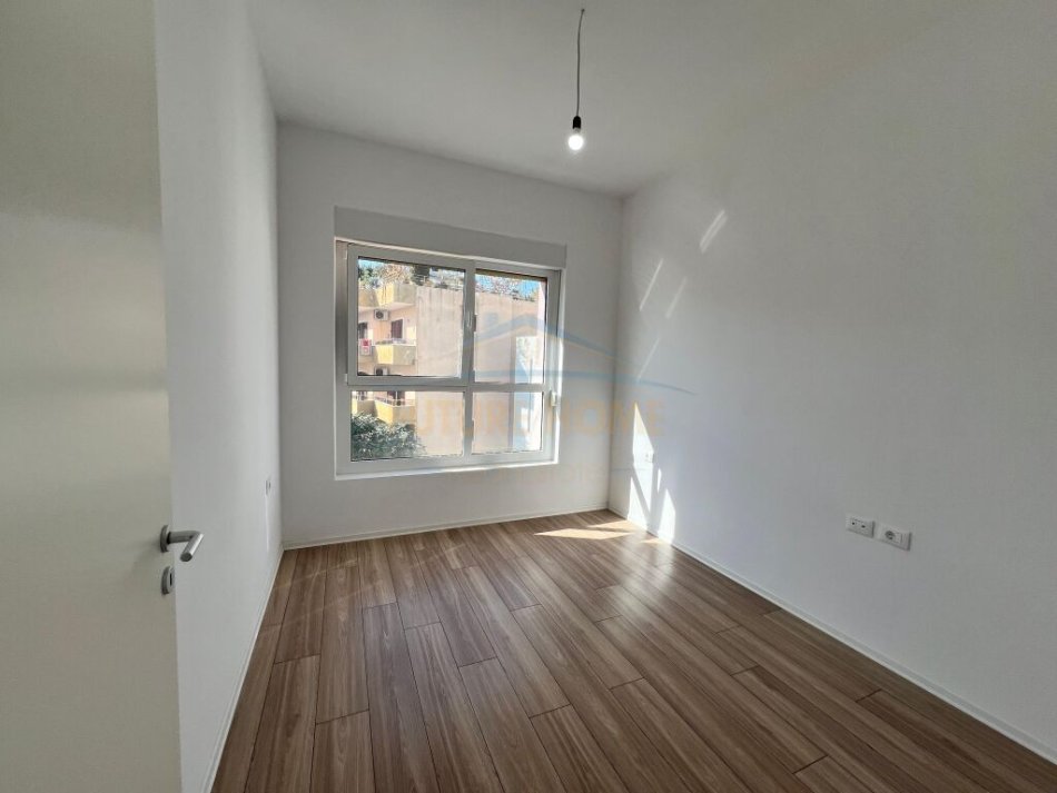 Tirane, shitet apartament 2+1+Ballkon Kati 6, 112 m² 151.065 € (Alidemi)