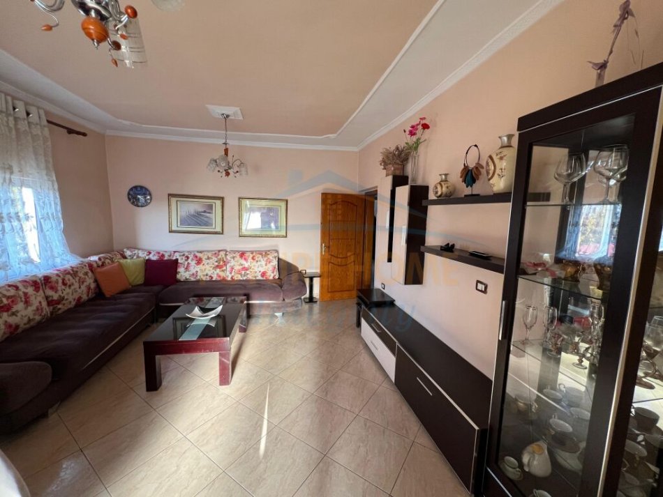 Tirane, jepet me qera apartament 1+1 Kati 5, 71 m² 450 € (Rrugës Ferit Xhajko)