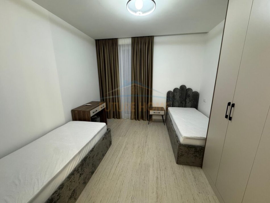 Tirane, jepet me qera 2+1+Aneks+Ballkon Kati 0, 113 m² 1.800 € (Liqeni i Thate)
