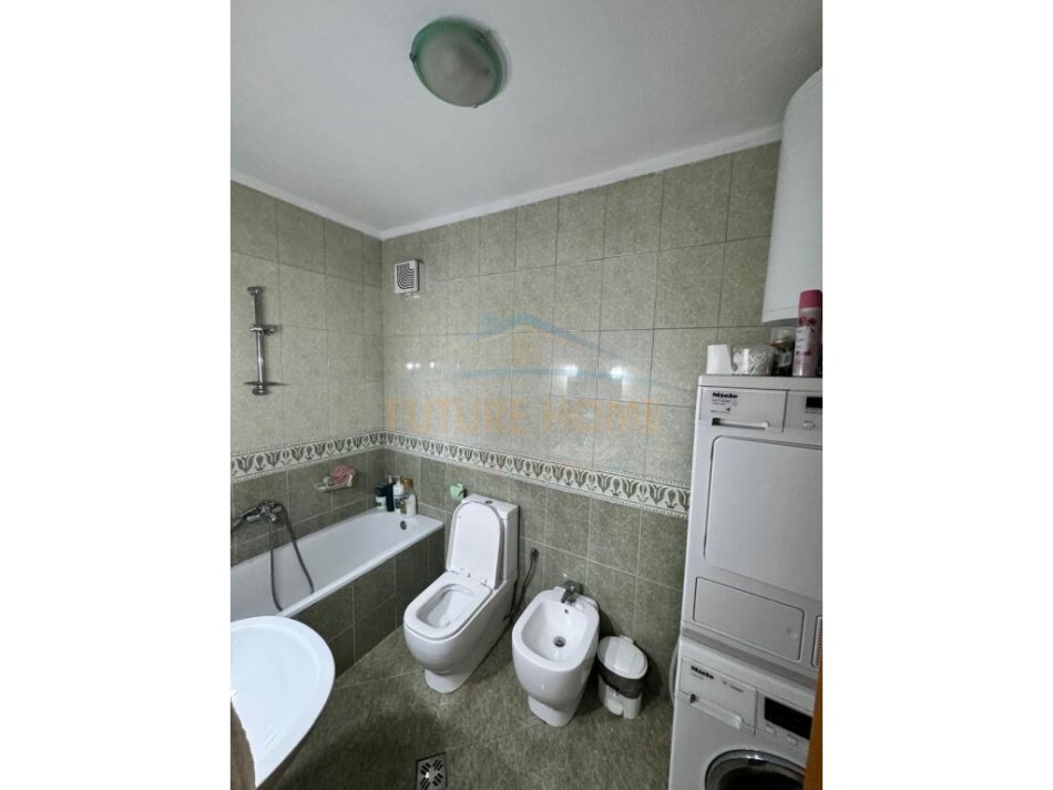 Tirane, shitet apartament 2+1+Aneks+Ballkon Kati 6, 120 m² 292.000 € (Kika 1 ,Komuna e Parisit)