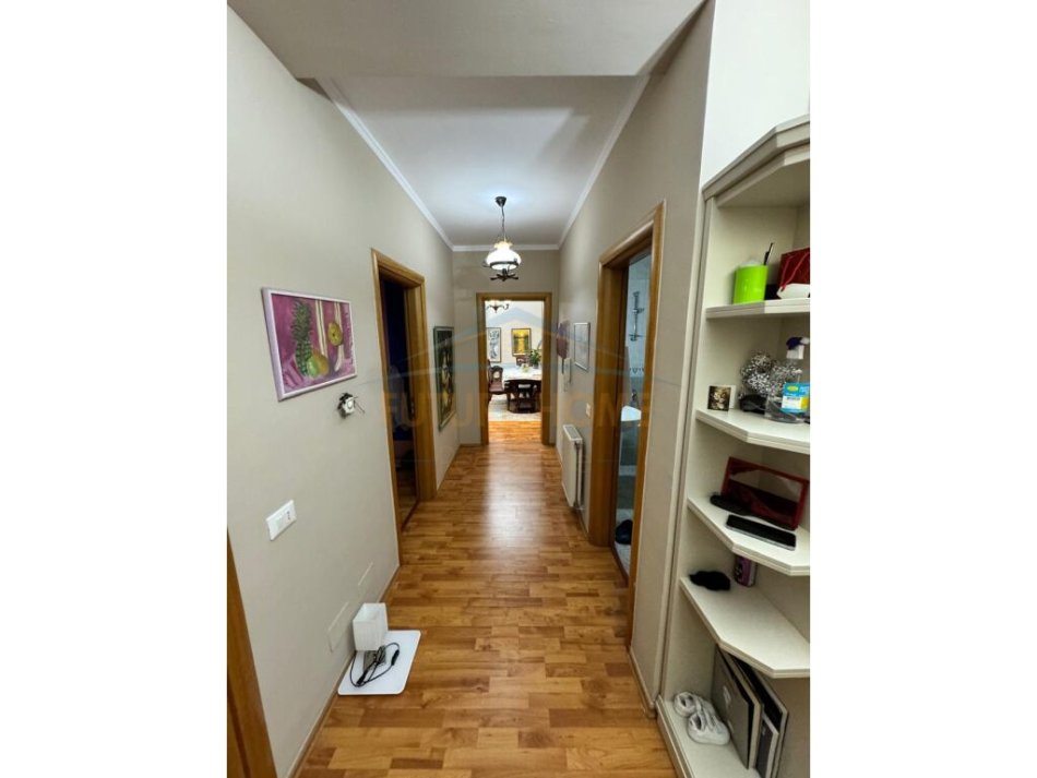 Tirane, shitet apartament 2+1 Kati 6, 120 m² 292.000 € (Kika 1)