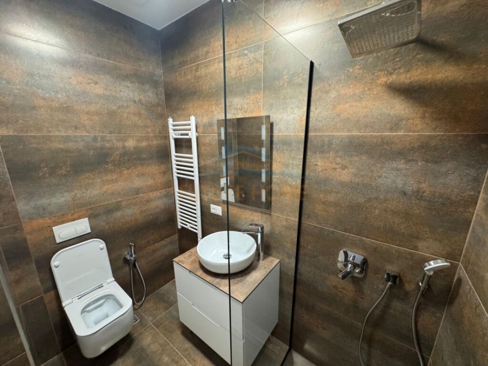 Tirane, jepet me qera 2+1+Aneks+Ballkon Kati 0, 113 m² 1.800 € (Liqeni i Thate)