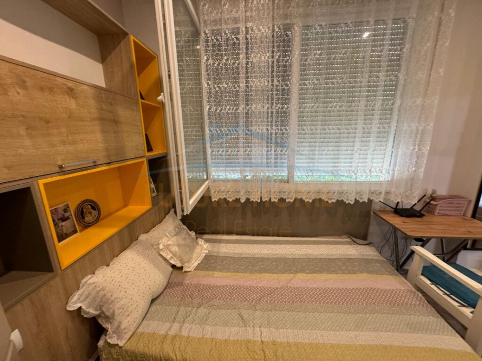 Durres, shitet apartament 2+1+Ballkon Kati 0, 250 m² 380.000 € (gjiri i lalezit)