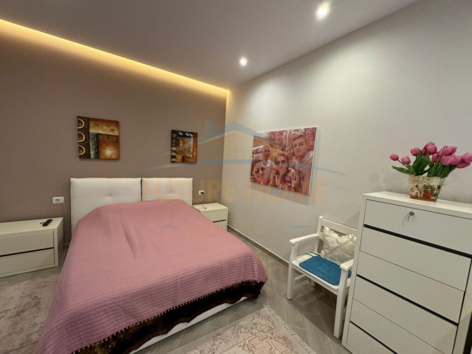 Durres, shitet apartament 2+1+Ballkon Kati 0, 250 m² 380.000 € (gjiri i lalezit)