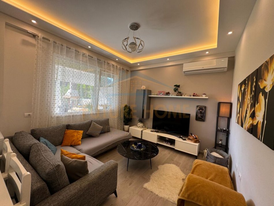 Durres, shitet apartament 2+1 Kati 0, 95 m² 380.000 € (Lura 3, Gjiri i Lalzit)