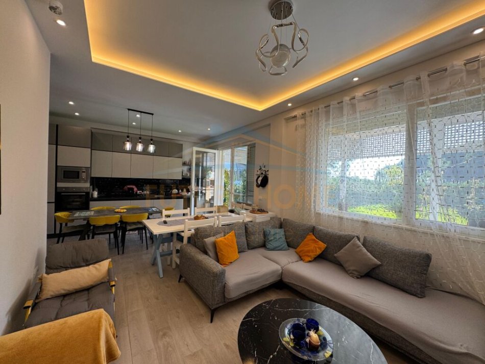 Durres, shitet apartament 2+1 Kati 0, 95 m² 380.000 € (Lura 3, Gjiri i Lalzit)