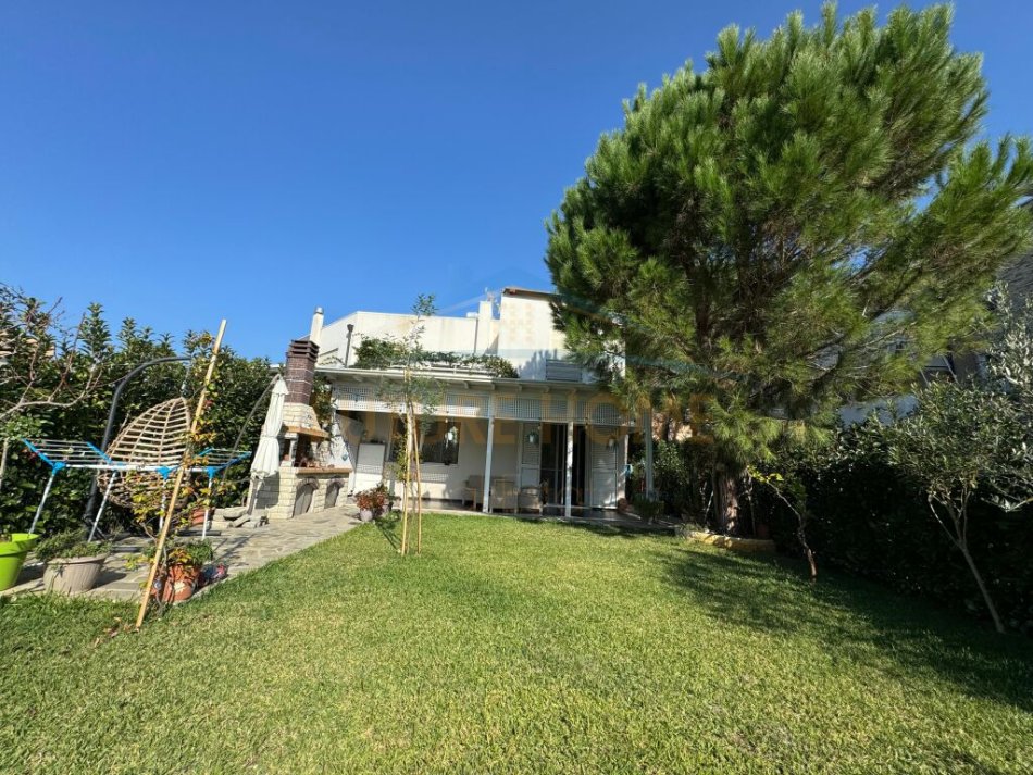 Durres, shitet apartament 2+1 Kati 0, 95 m² 380.000 € (Lura 3, Gjiri i Lalzit)