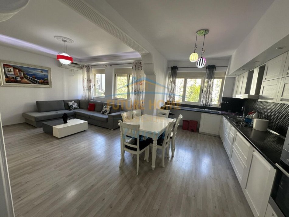 Tirane, shitet apartament 2+1+Ballkon Kati 3, 100 m² 185.000 € (Liqeni i Thate)