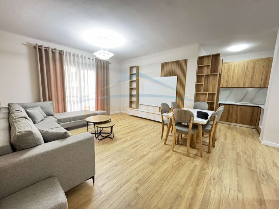 Tirane, shitet apartament 2+1 Kati 1, 88 m² 122.000 € (YZBERISHT)