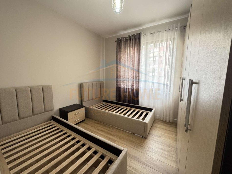 Tirane, shitet apartament 2+1 Kati 1, 88 m² 122.000 € (YZBERISHT)