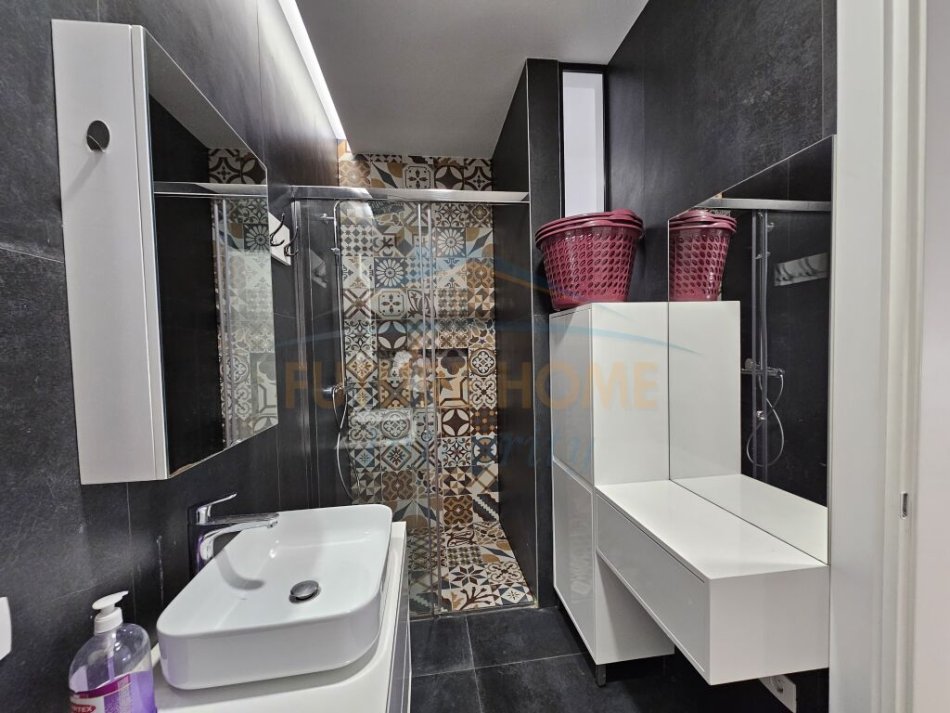 Tirane, jepet me qera apartament 2+1 Kati 3, 128 m² 1.200 € (Kompleksi Delijorgji)