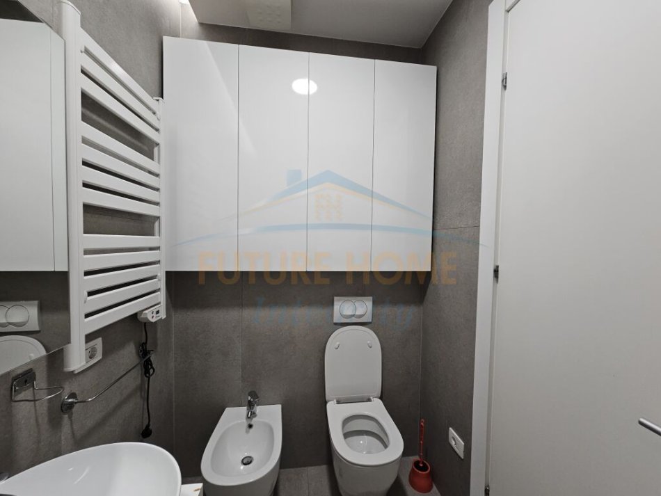 Tirane, jepet me qera apartament 2+1 Kati 3, 128 m² 1.200 € (Kompleksi Delijorgji)