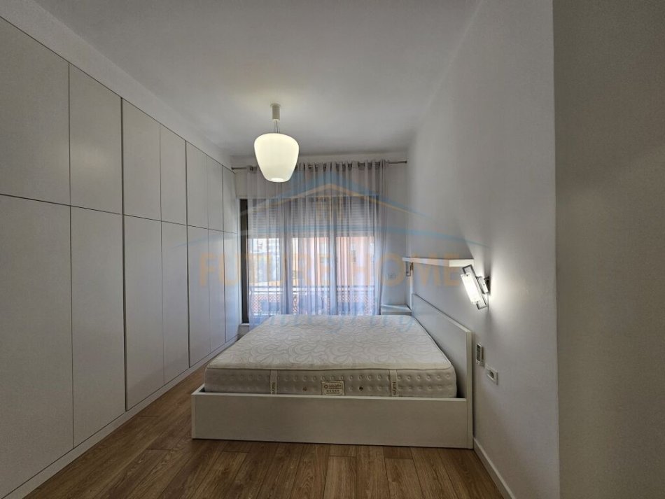 Tirane, jepet me qera apartament 2+1 Kati 3, 128 m² 1.200 € (Kompleksi Delijorgji)