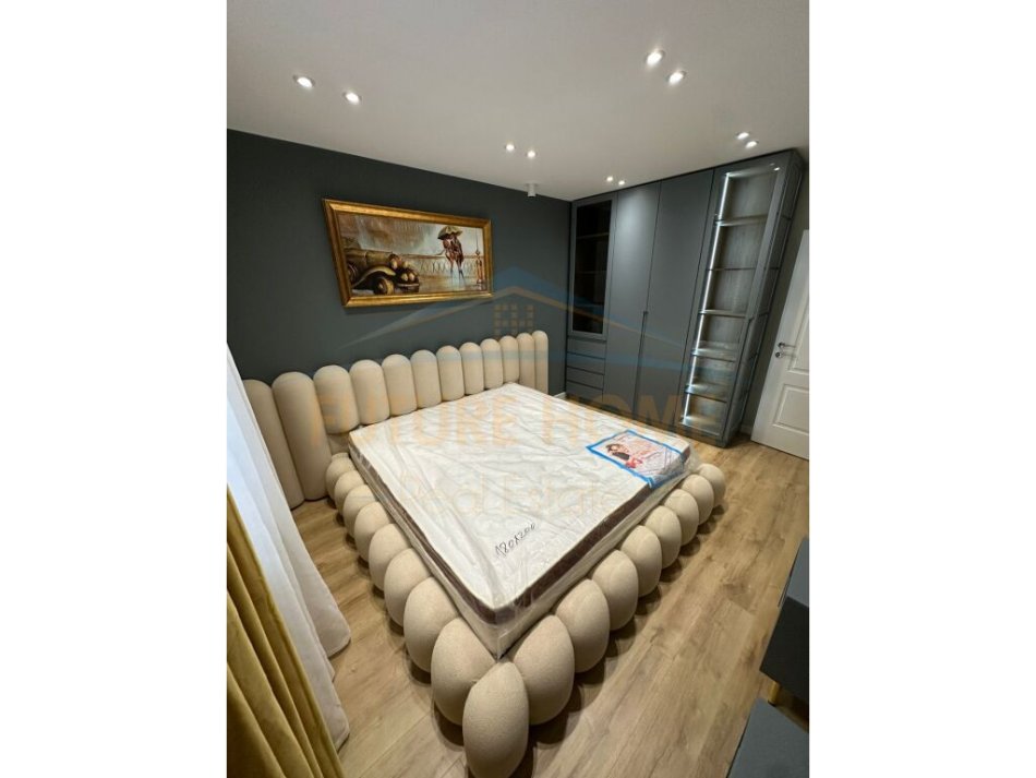 Tirane, jepet me qera apartament 1+1 Kati 5, 44 m² 1.000 € (Bllok)
