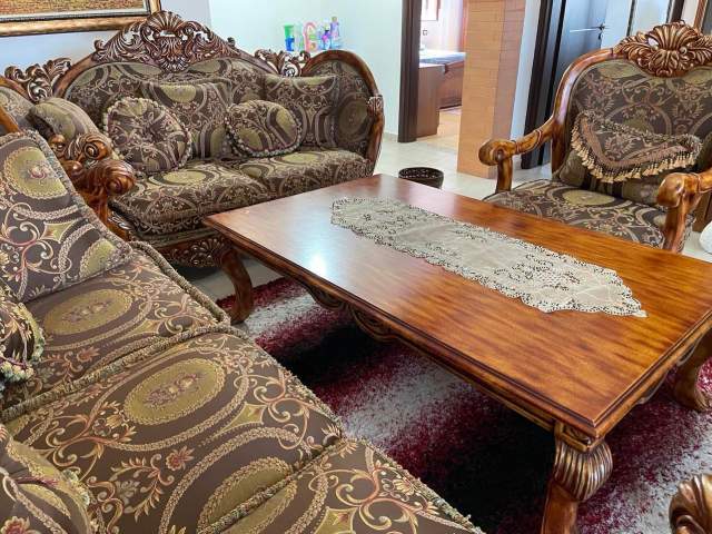 Tirane, shes Komplet Divanash 2.500 Euro
