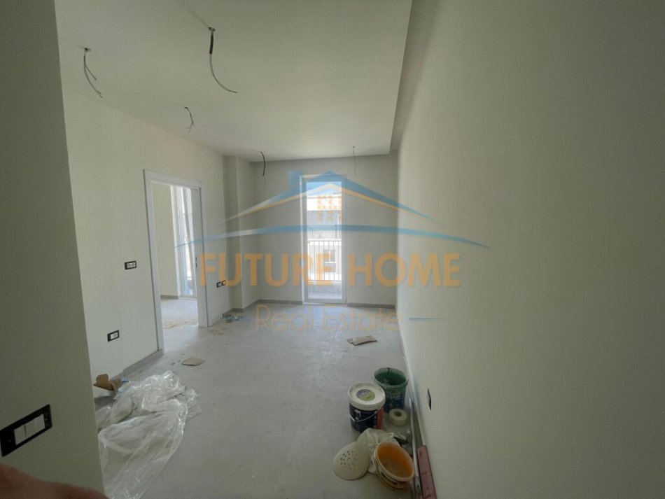 Tirane, shitet apartament 1+1+Ballkon Kati 8, 52 m² 56.500 € (Uivers City)