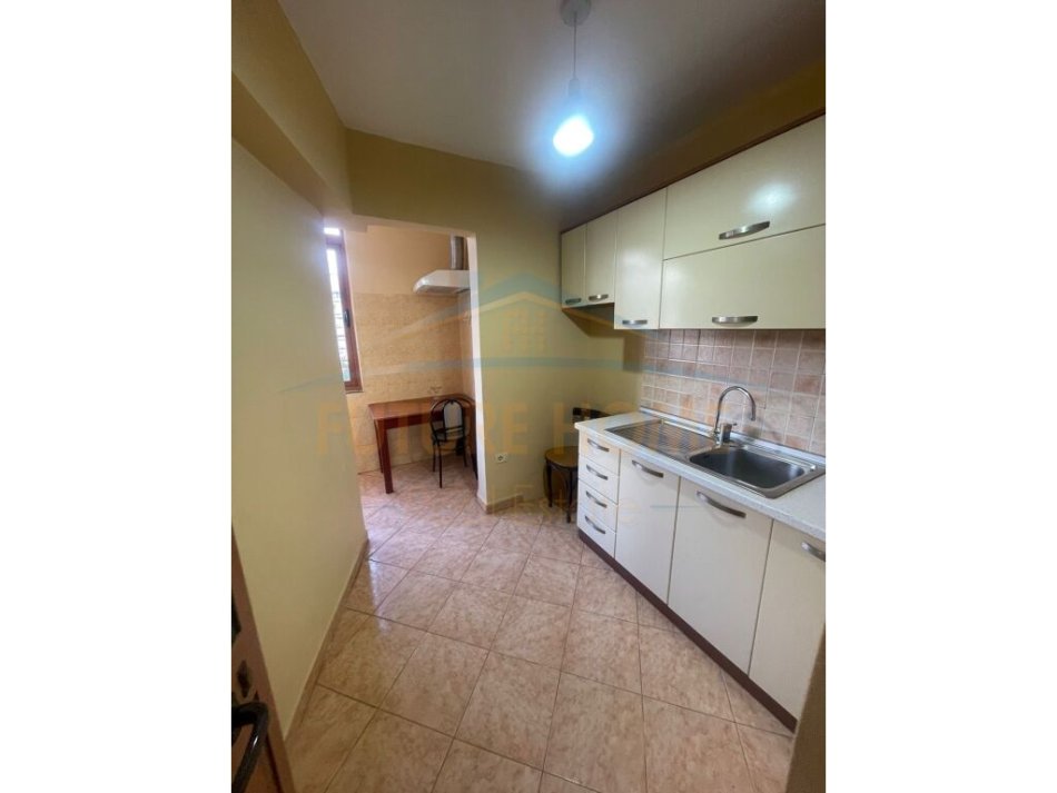 Tirane, shitet apartament 1+1 Kati 5, 49 m² 88.000 € (Tregu Elektrik)