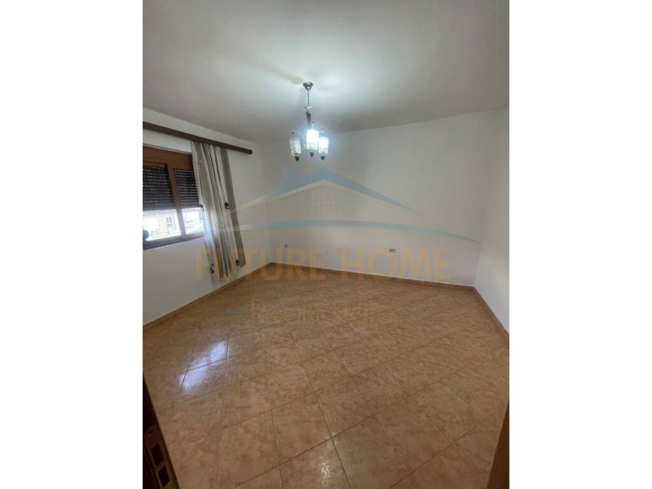 Tirane, shitet apartament 1+1 Kati 5, 49 m² 88.000 € (Tregu Elektrik)