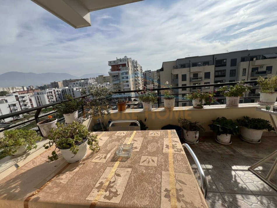 Tirane, shitet apartament 2+1+Aneks+Ballkon Kati 5, 121 m² 125.000 € (Unaza e Re)