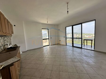 Tirane, shitet apartament 2+1 Kati 8, 132 m² 135.000 € (YZBERISHT)
