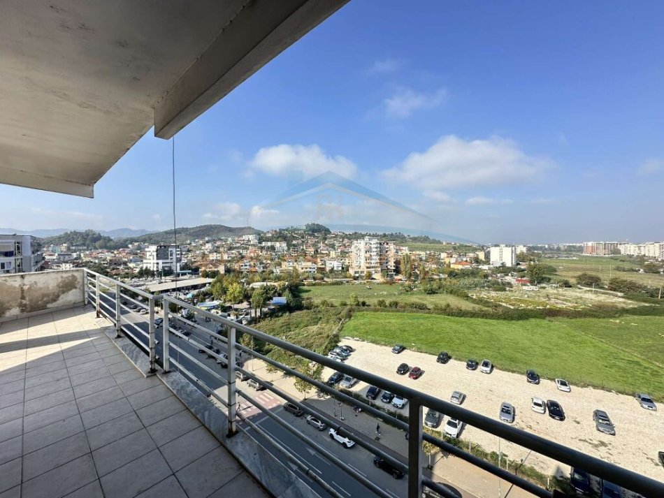 SHITET APARTAMENT 1+1 NE ASTIR, BULEVARDI I RI