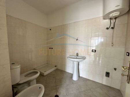 Tirane, shitet apartament 2+1 Kati 8, 132 m² 135.000 € (YZBERISHT)