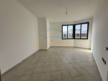 Tirane, shitet apartament 2+1 Kati 8, 132 m² 135.000 € (YZBERISHT)