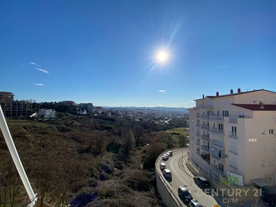 Tirane, shitet apartament 2+1 Kati 3, 110 m² 120.000 € (ne Fresk)