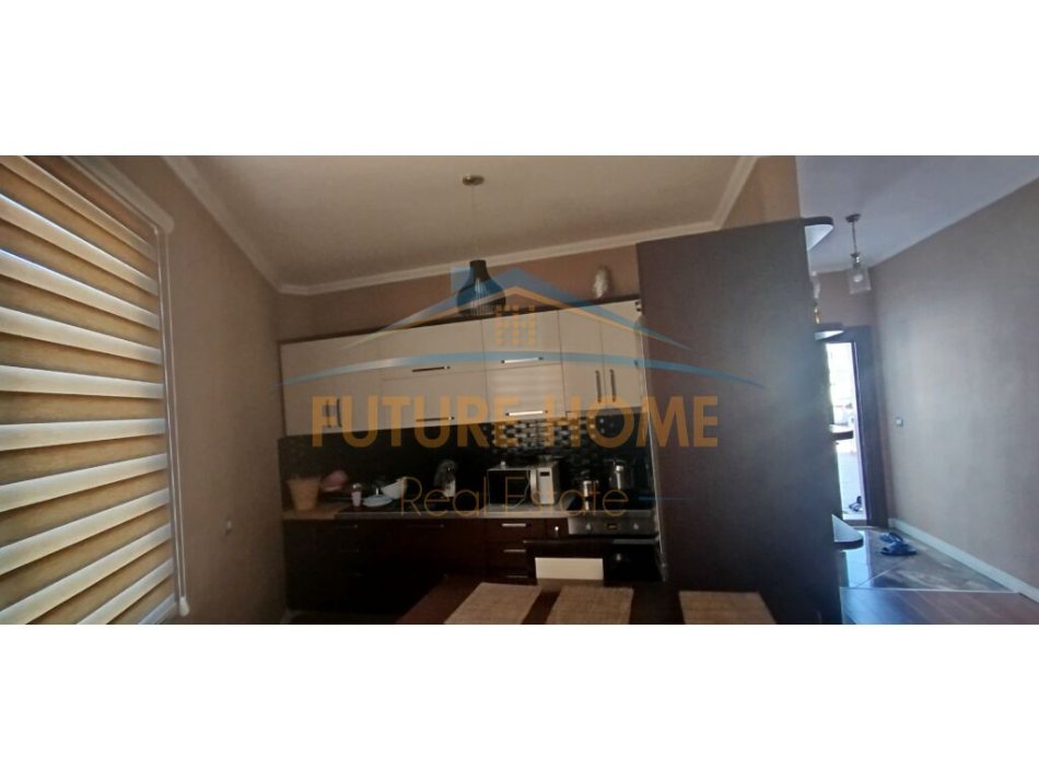 Tirane, shitet apartament 2+1+Ballkon Kati 7, 217 m² 165.000 € (FRESK)