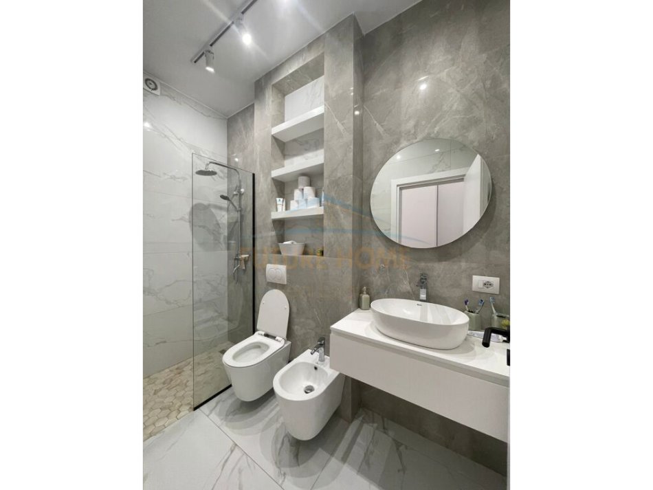 Tirane, jepet me qera apartament 1+1+Ballkon Kati 3, 900 € 