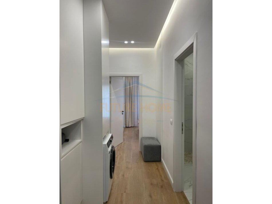 Tirane, jepet me qera apartament 1+1+Ballkon Kati 3, 900 € 