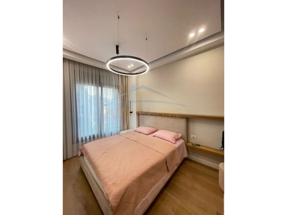 Tirane, jepet me qera apartament 1+1+Ballkon Kati 3, 900 € 