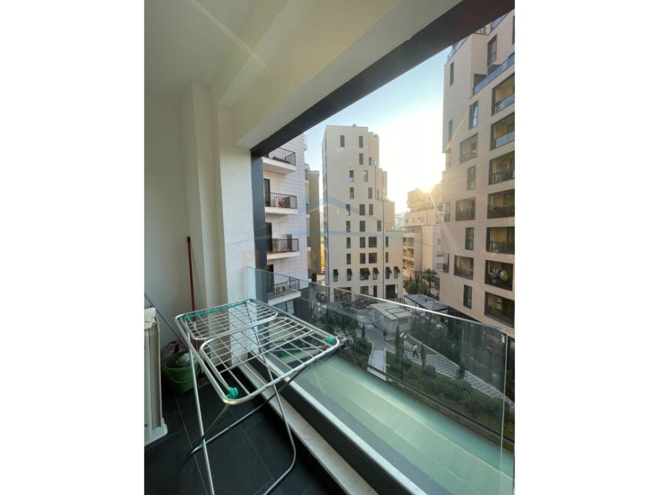 Tirane, jepet me qera apartament 1+1+Ballkon Kati 3, 900 € 