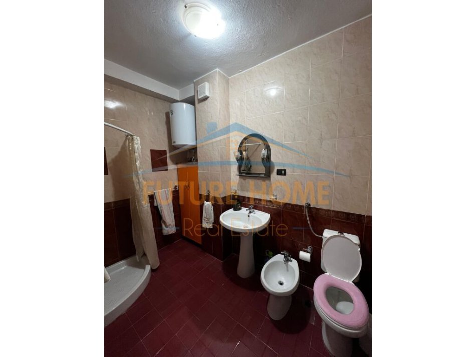 Tirane, jepet me qera apartament 2+1 Kati 2, 80 m² 700 € (Pranë Postes numer 8, Sheshi Wilson)