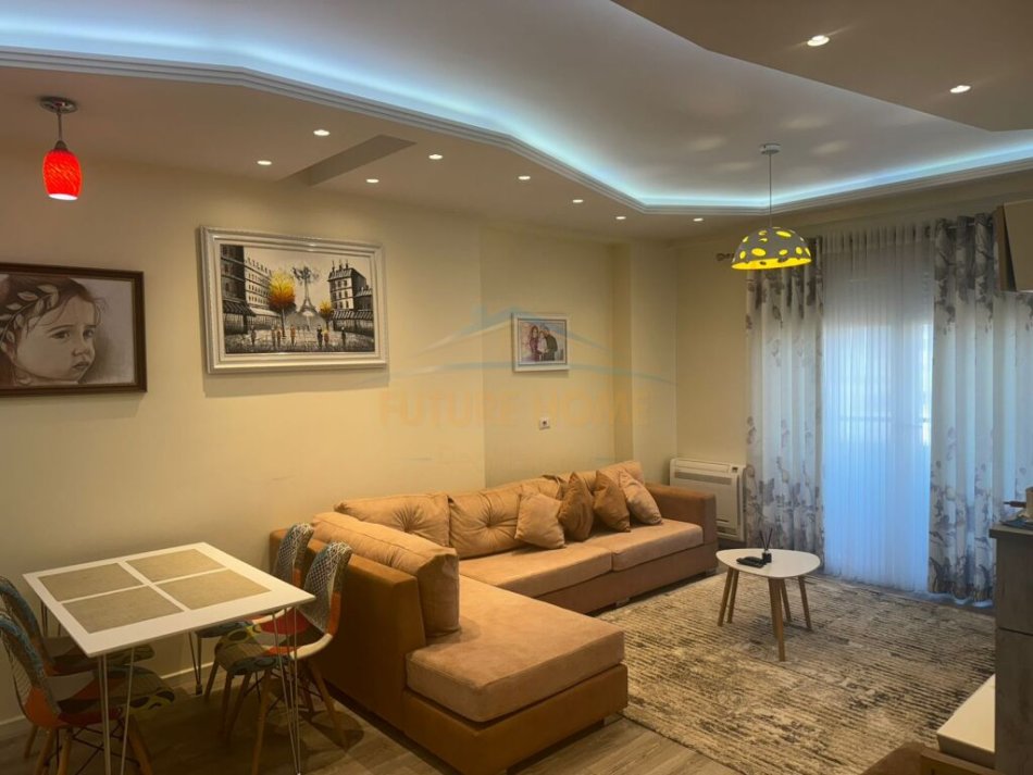 Tirane, jepet me qera apartament 1+1 Kati 6, 75 m² 850 € (KOMUNA E PARISIT)