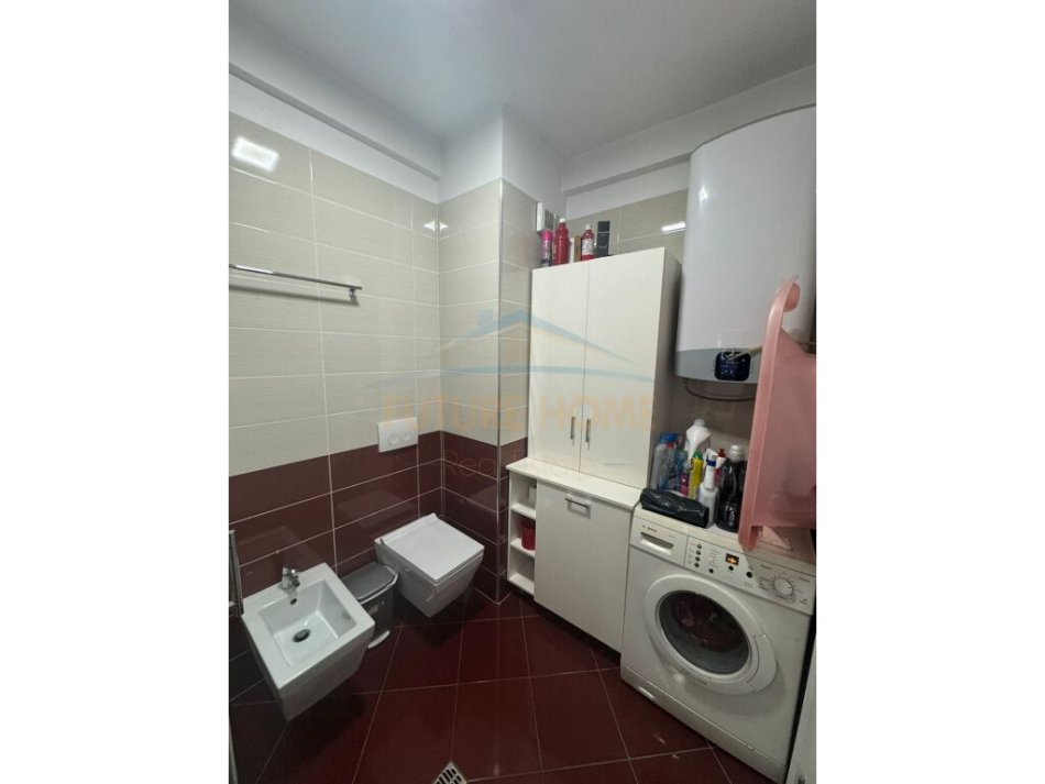 Tirane, jepet me qera apartament 1+1 Kati 6, 75 m² 850 € (Komuna e Parisit)