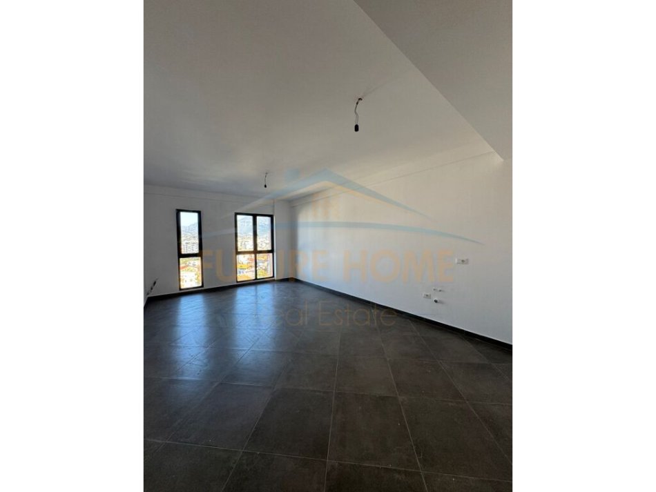 Tirane, shes apartament 2+1+Ballkon Kati 7, 97 m² 185.000 € (Rruga e Dibres)