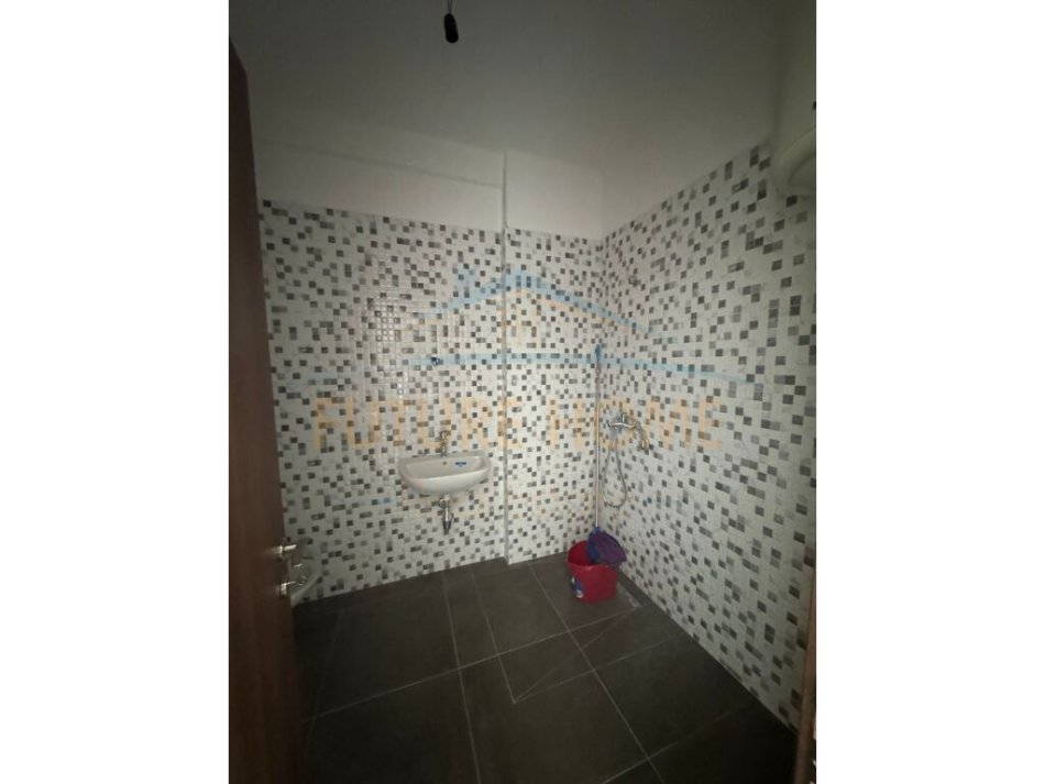 Tirane, shes apartament 2+1+Ballkon Kati 7, 97 m² 185.000 € (Rruga e Dibres)