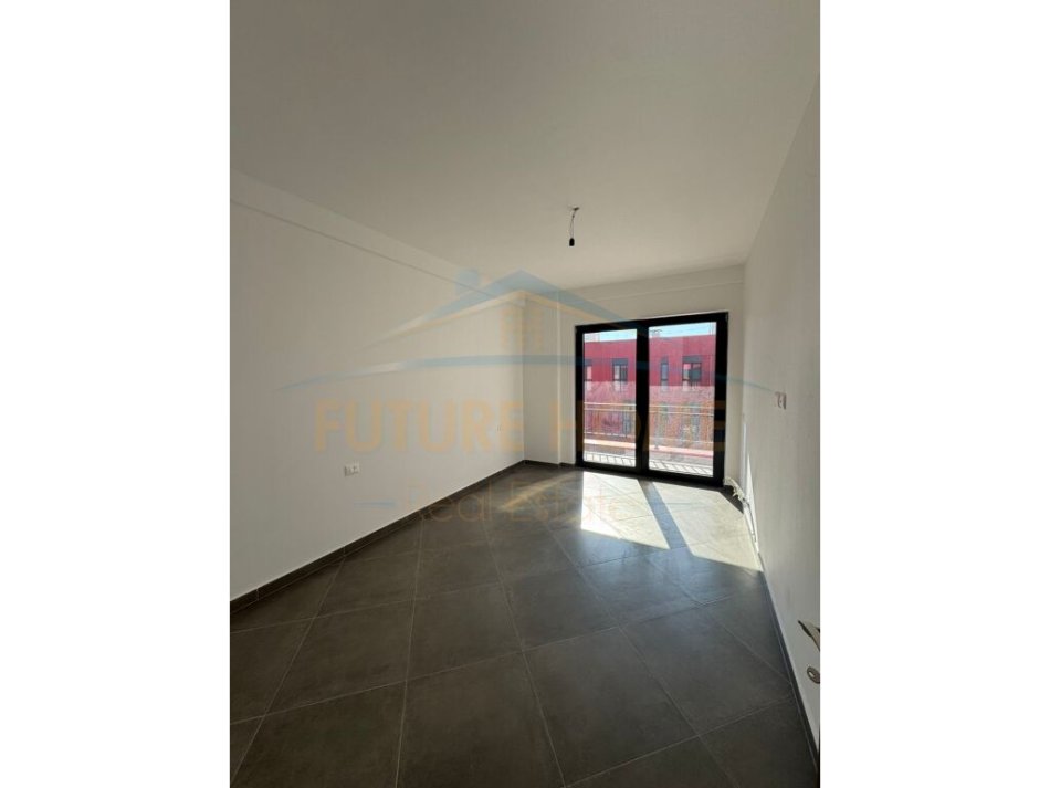 Tirane, shes apartament 2+1+Ballkon Kati 7, 97 m² 185.000 € (Rruga e Dibres)