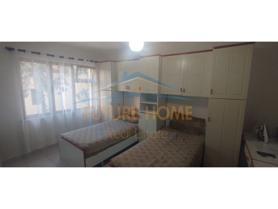 Tirane, jepet me qera apartament 2+1+Ballkon Kati 1, 92 m² 650 € (QENDER)