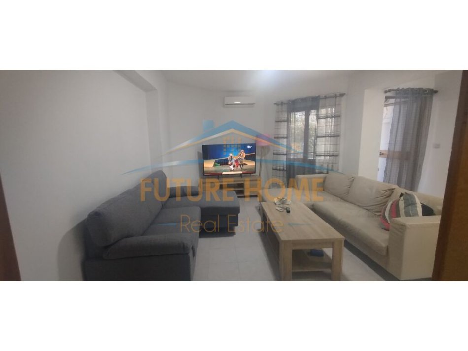 Tirane, jepet me qera apartament 2+1+Ballkon Kati 1, 92 m² 650 € (QENDER)