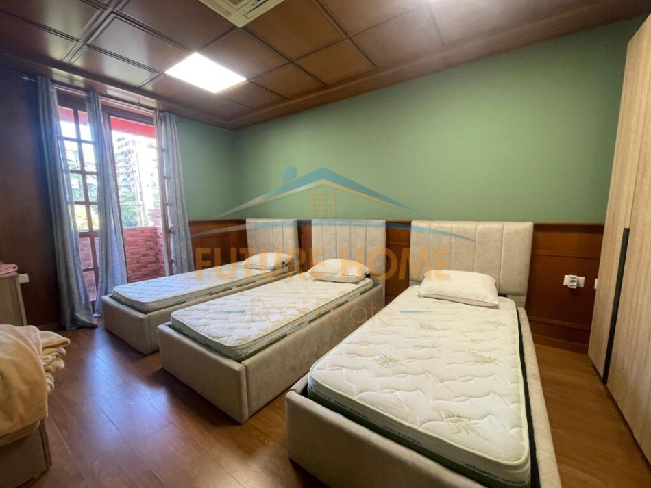 Tirane, shitet apartament duplex Dublex Kati 3, 322 m² (Bllok)