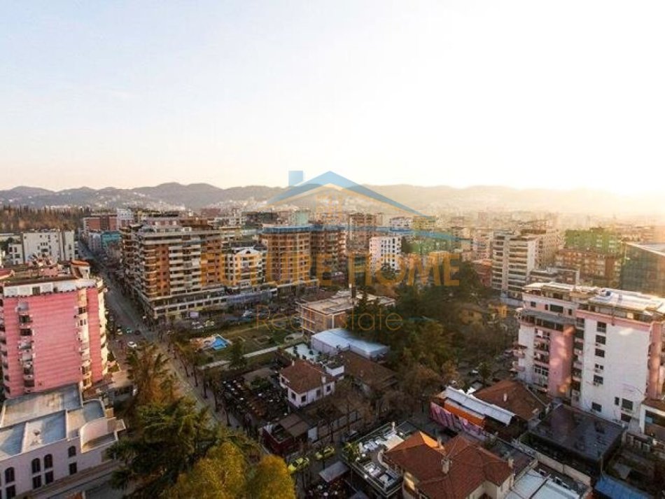 Tirane, shitet apartament duplex Dublex Kati 3, 322 m² (Bllok)